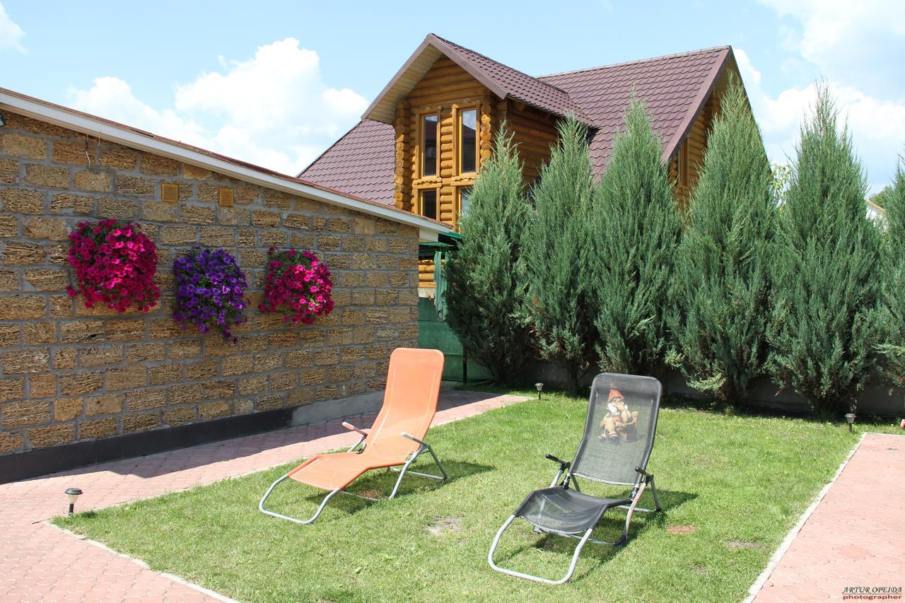 Hotel-Complex Mizh Triokh Ozer Svityaz' Extérieur photo
